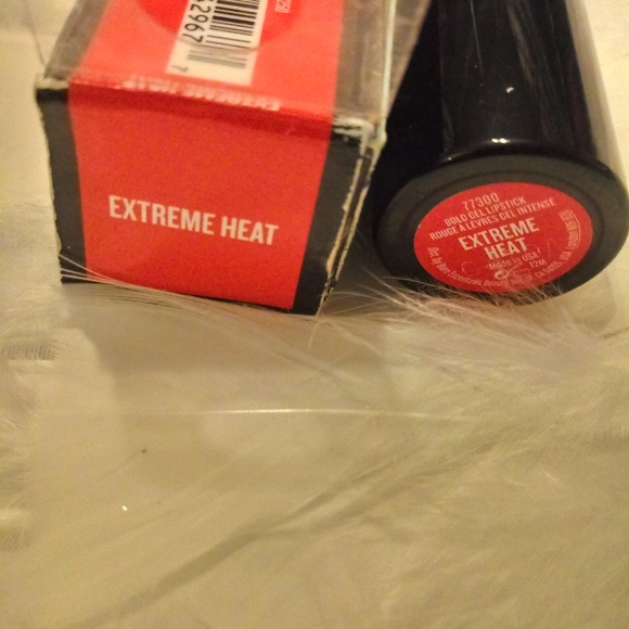 Buxom Lipstick - Picture 3 of 3